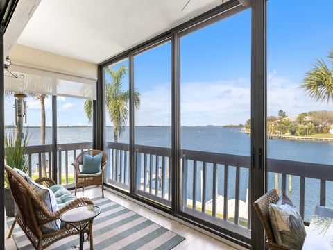 1776 Mooringline Drive 204 Vero Beach FL 32963