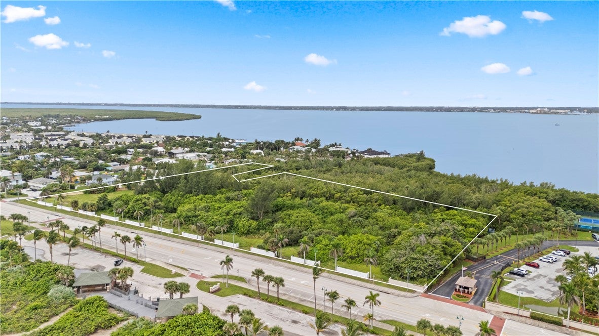 901 S Ocean Drive
