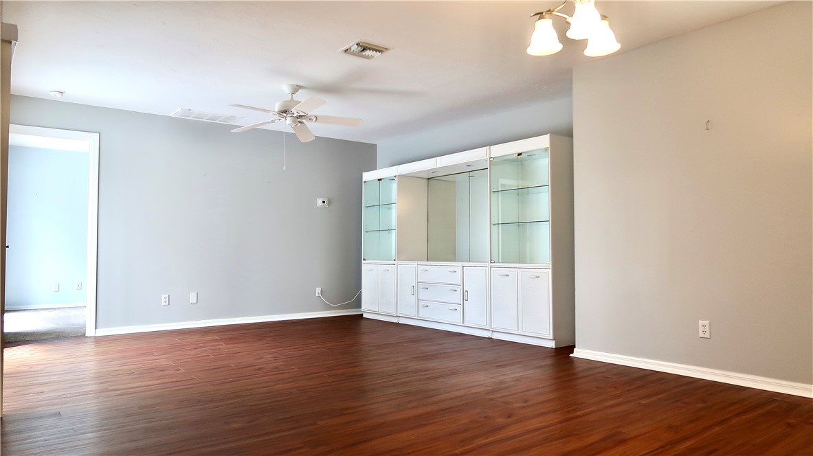 640 N Centre Court SW 102