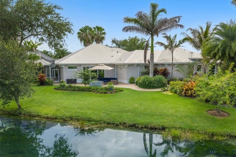 1090 Quail Court Sw, Vero Beach, FL 32968