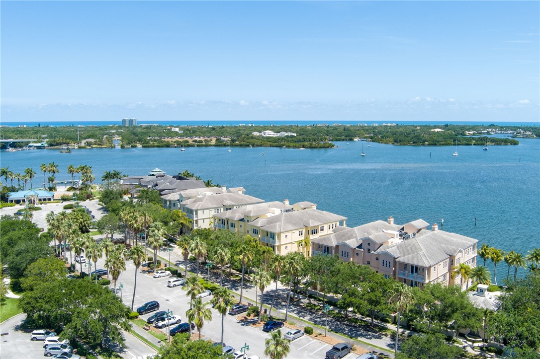7 Royal Palm Point 1-W