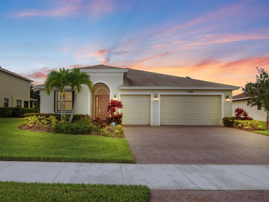 10029 W Verona Circle