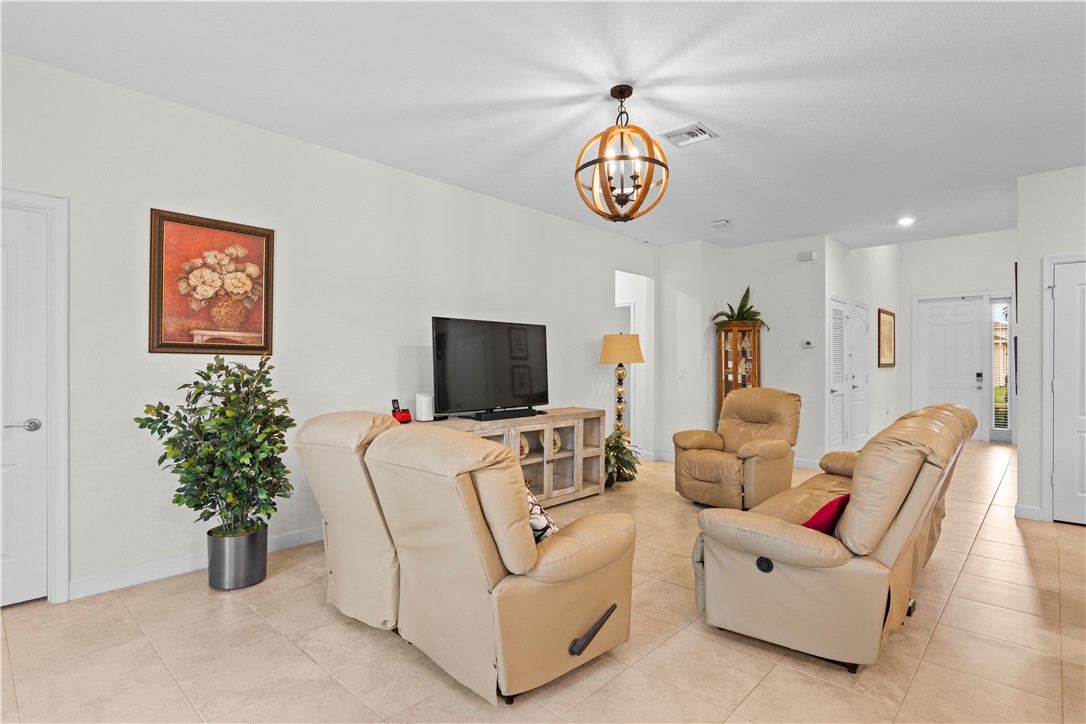 10029 W Verona Circle