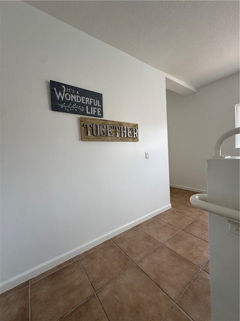 576 7th Square 202, Vero Beach, FL 32962
