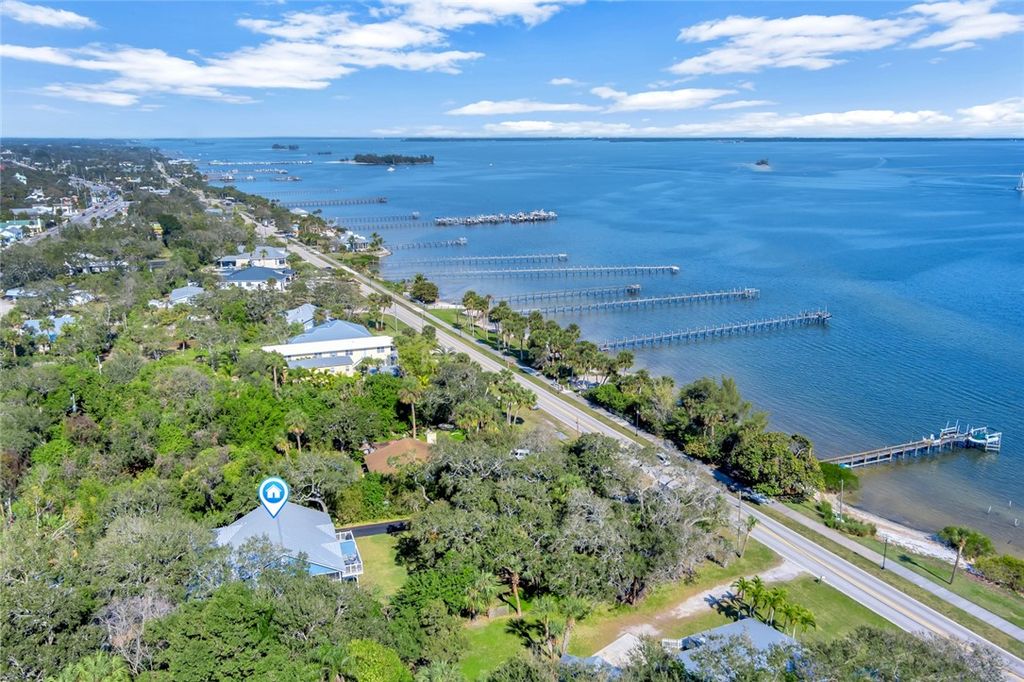 Photo of 925 Indian River Drive, Sebastian, FL 32958 (MLS # 287381)