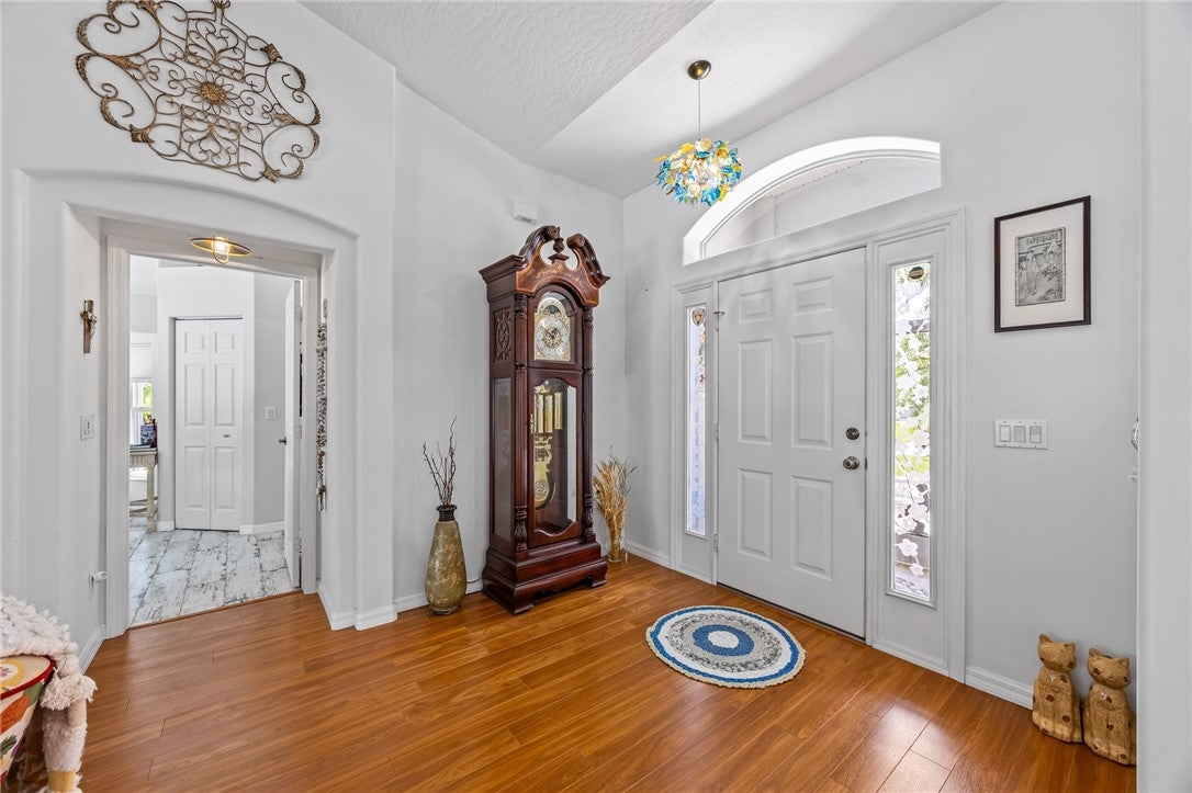 109 Thunderbird Drive