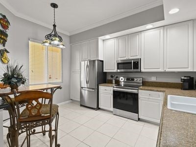 4 Harbour Isle Drive E 106