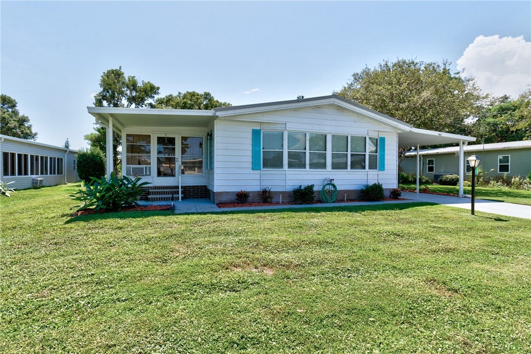 923 Hemlock Street