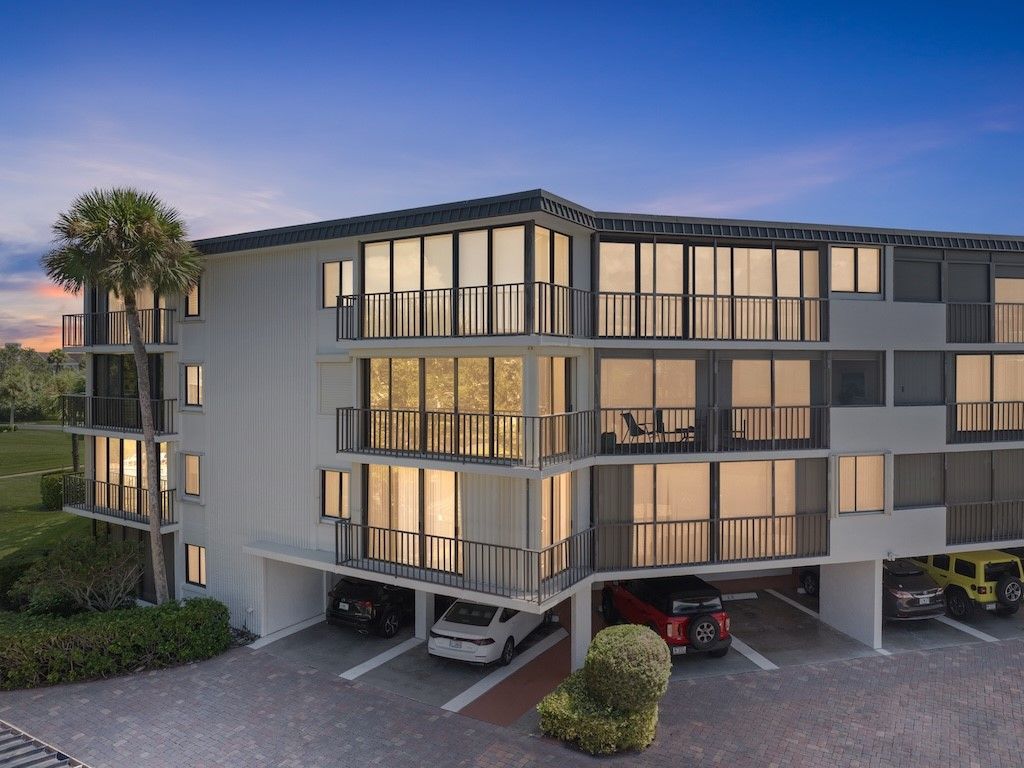 Photo of 1850 Bay Road #PH-E, Vero Beach, FL 32963 (MLS # 291291)