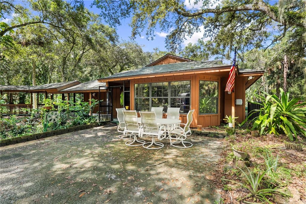Photo of 3350 25th Street SW, Vero Beach, FL 32968 (MLS # 291485)