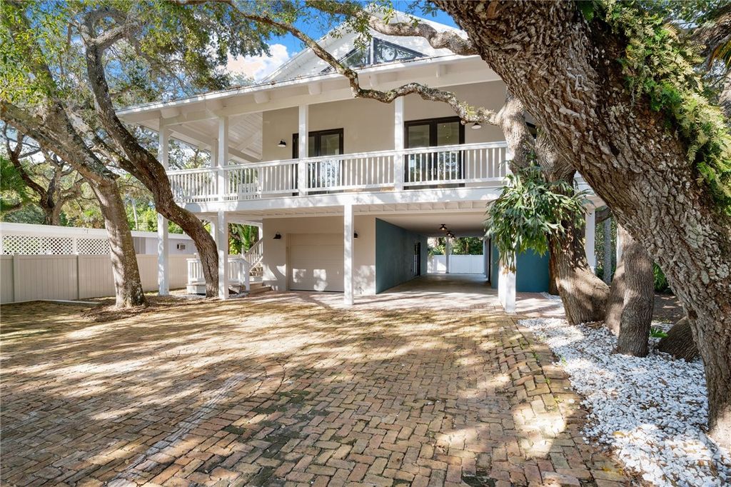 Photo of 9415 Periwinkle Drive, Vero Beach, FL 32963 (MLS # 291621)