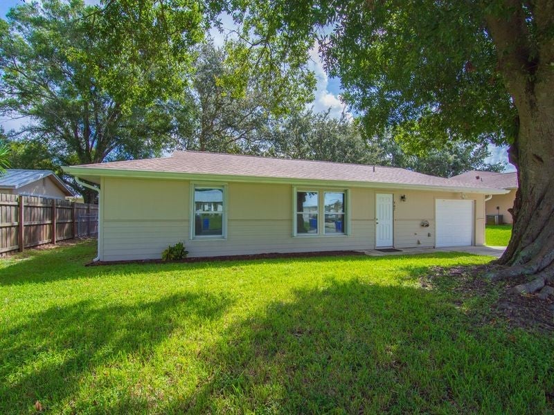 407 Easy Street, Sebastian