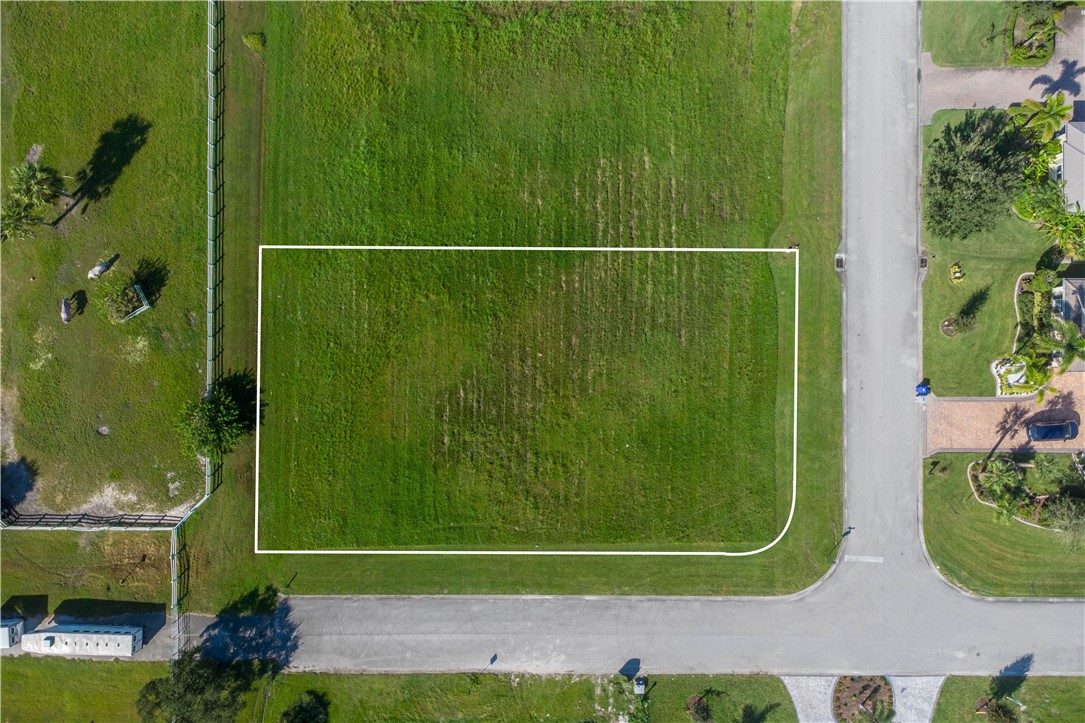 7623 S Polo Grounds Lane