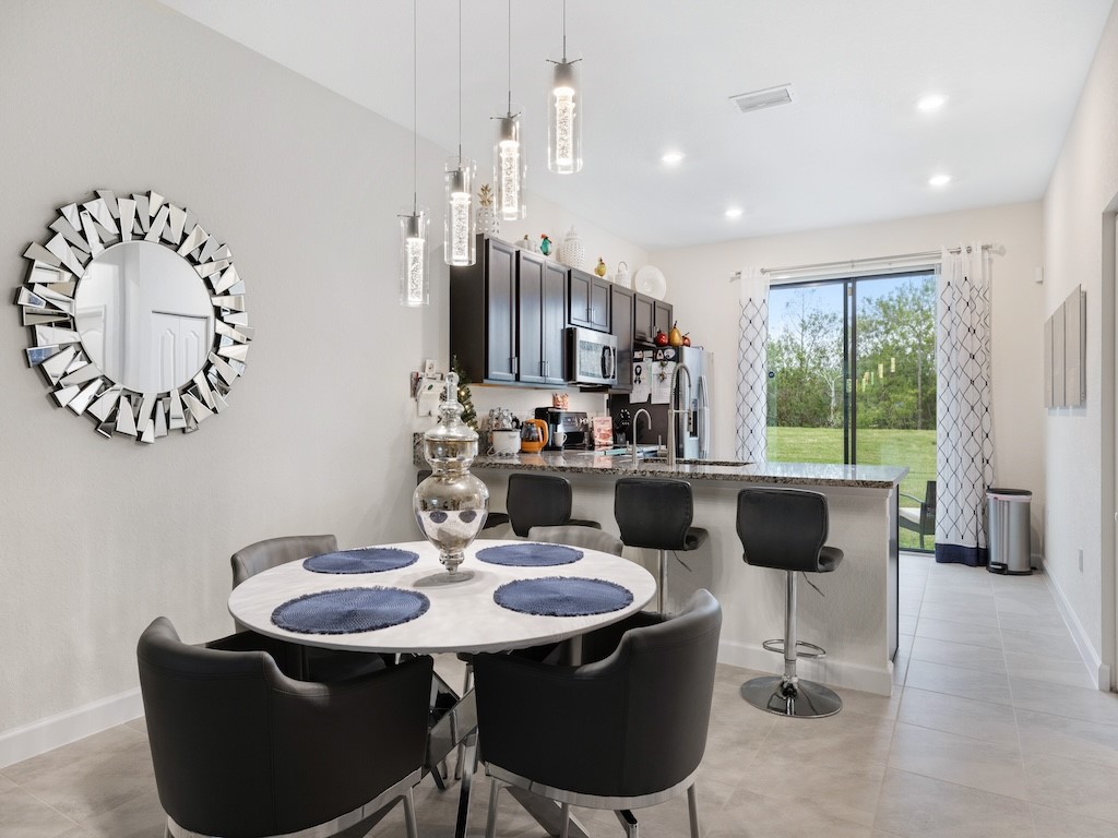10083 W Villa Circle