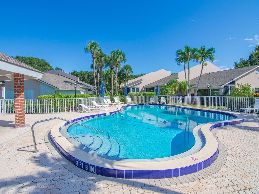 215 Park Shores Circle 215B