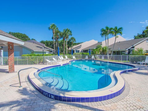 215 Park Shores Circle 215b, Indian River Shores, FL 32963