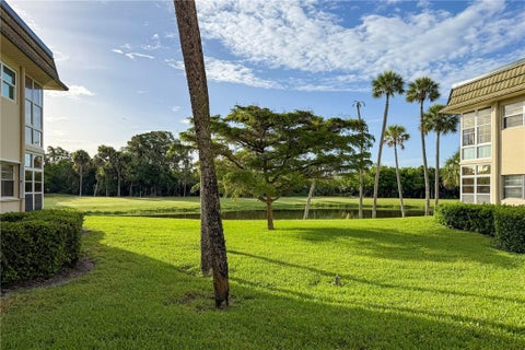 12 Vista Gardens Trail 104, Vero Beach, FL 32962