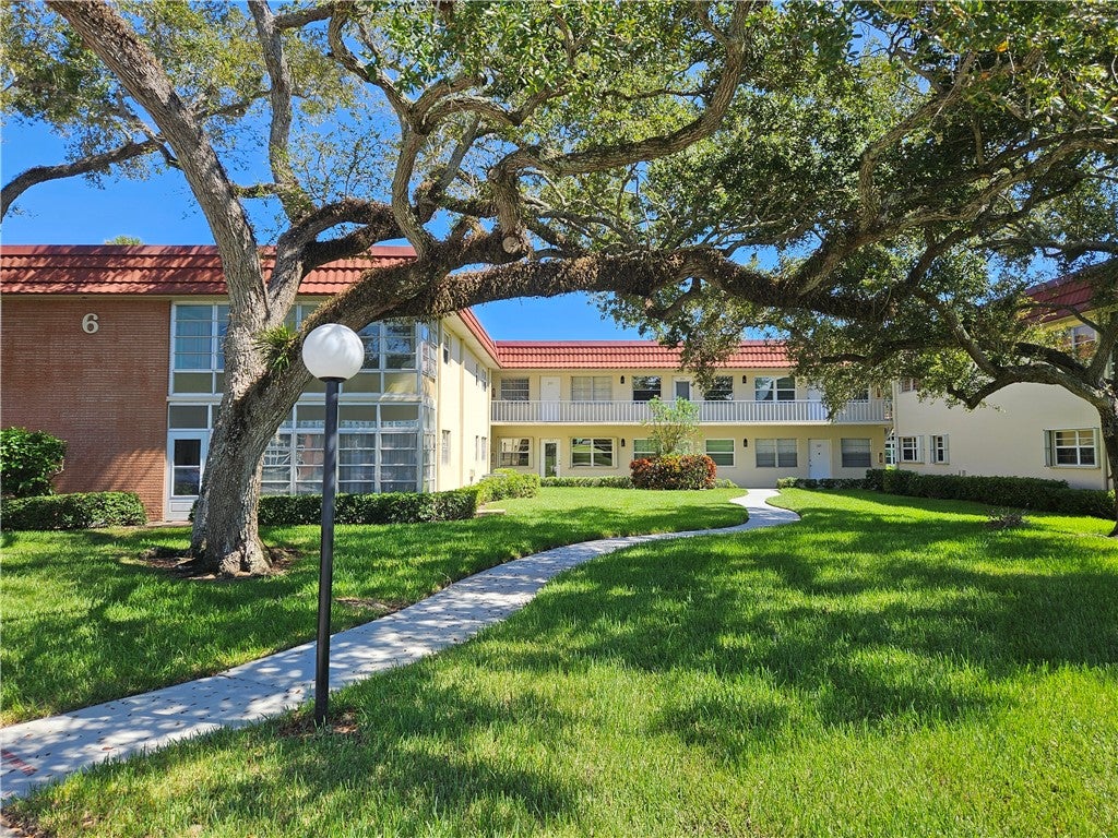 6 Vista Palm Lane 103, Vero Beach