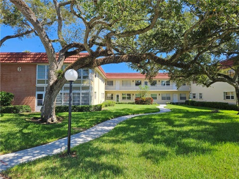 6 Vista Palm Lane 103, Vero Beach, FL 32962