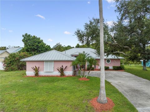 Photo of 1385 Scroll Street, Sebastian, FL 32958 (MLS # 291737)