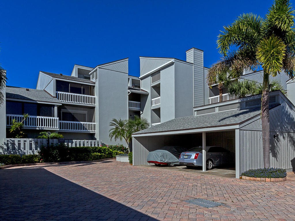 1776 Mooringline Drive 204