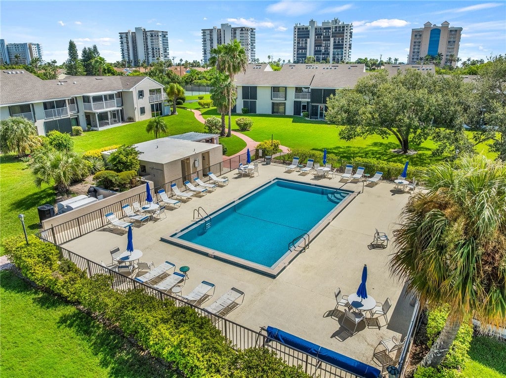 3209 S Lakeview Circle 8202