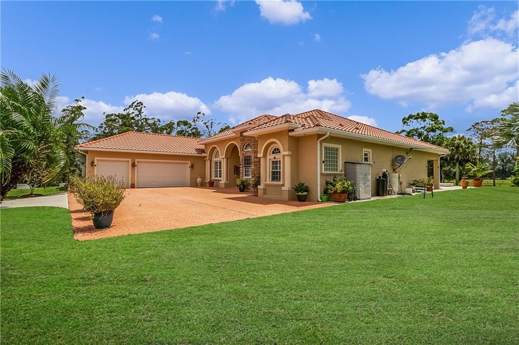 Fellsmere, Florida, 32948, United States, 6 Bedrooms Bedrooms, ,5 BathroomsBathrooms,Residential,Active,1863540