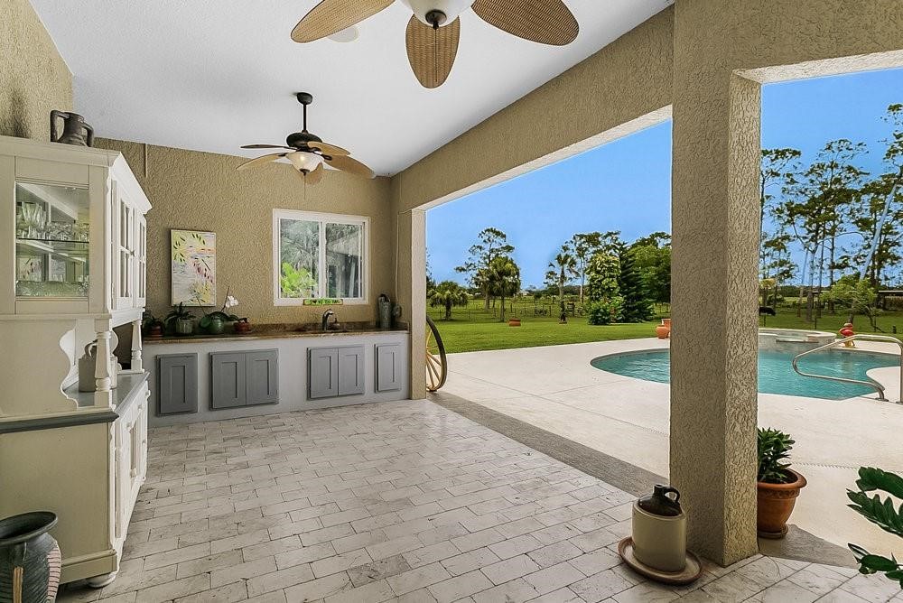 Fellsmere, Florida, 32948, United States, 6 Bedrooms Bedrooms, ,5 BathroomsBathrooms,Residential,Active,1863540