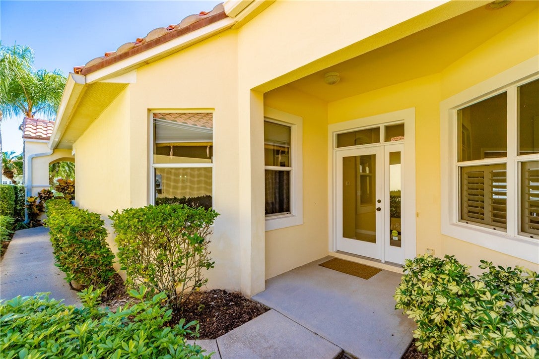 1675 Victoria Circle