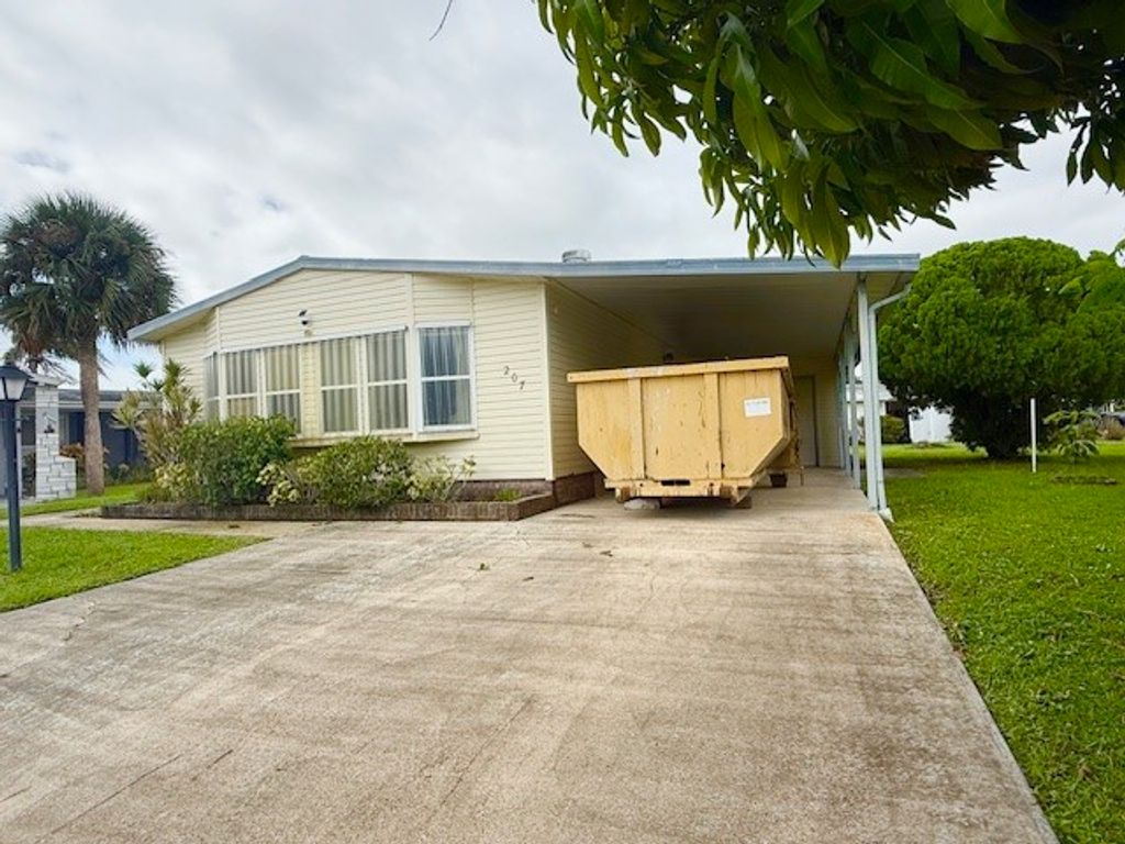 Photo of 207 Pompano Court, Sebastian, FL 32976 (MLS # 291811)