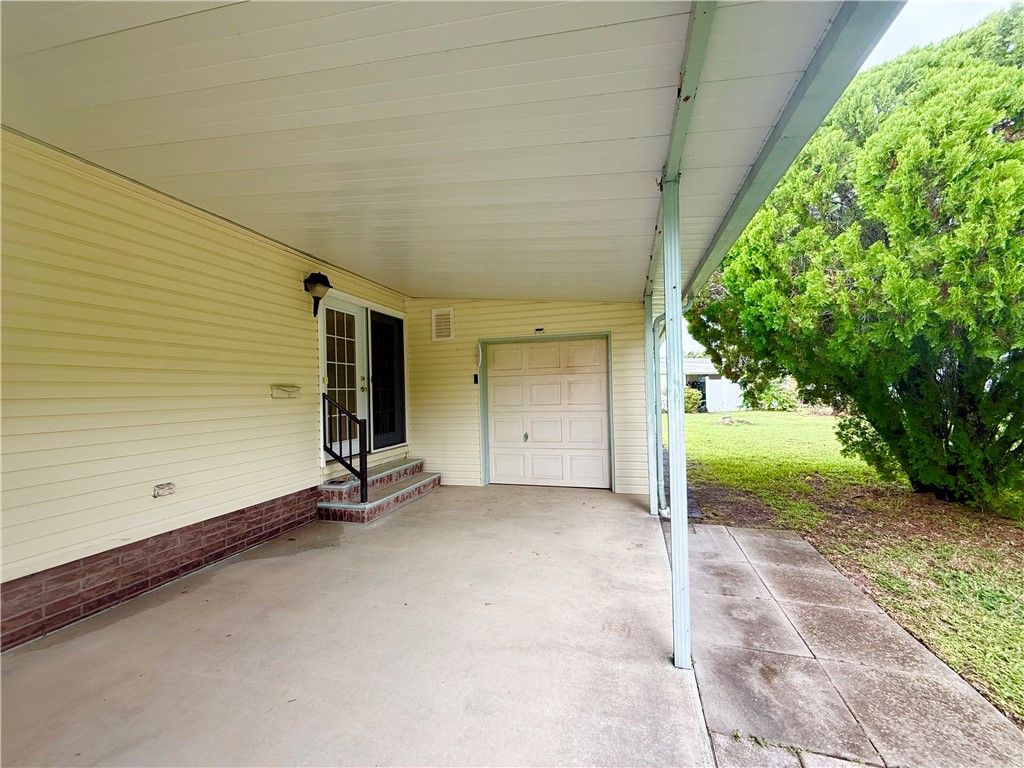 Photo of 207 Pompano Court, Sebastian, FL 32976 (MLS # 291811)