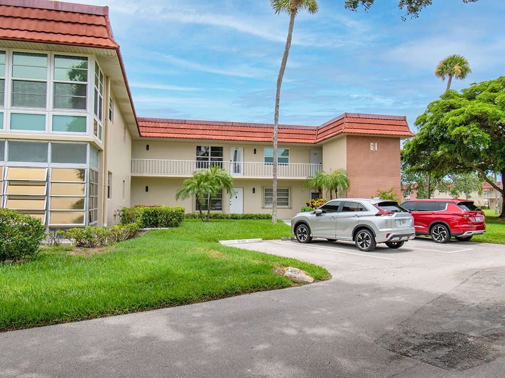 61 Woodland Drive 102