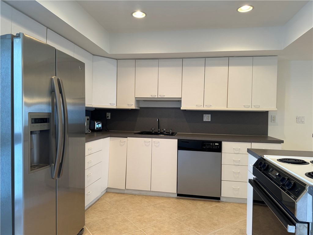 Vero Beach, Florida 32963, United States, 2 Bedrooms Bedrooms, ,2 BathroomsBathrooms,Residential,Active,40523