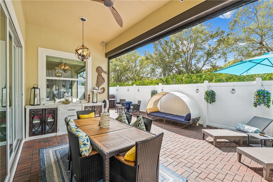 4245 Diamond Square