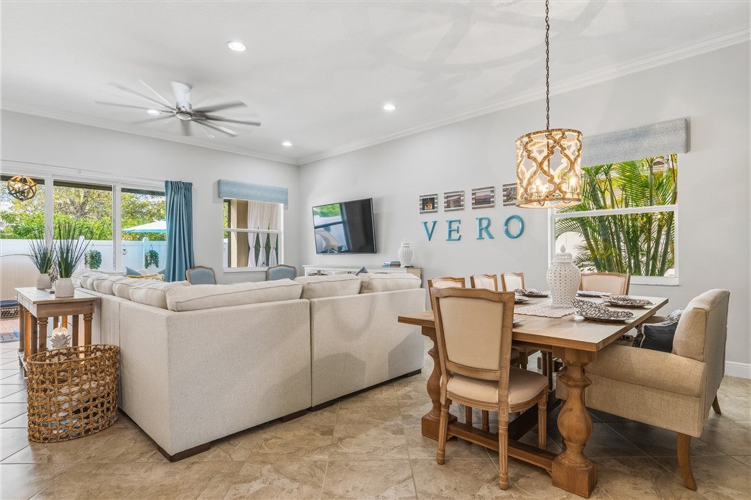 4245 Diamond Square
