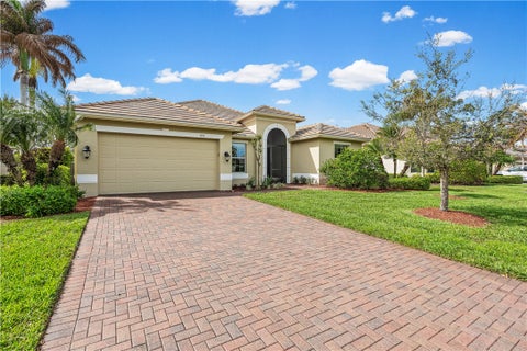 4245 Diamond Square, Vero Beach, FL 32967