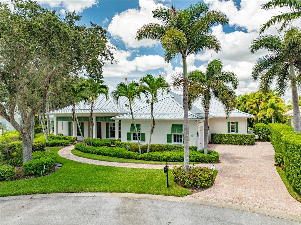Photo of 409 S Palm Island Circle, Vero Beach, FL 32963 (MLS # 291709)