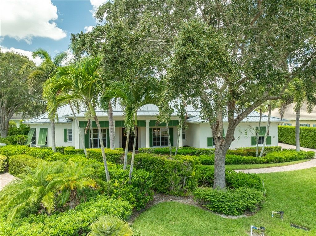 Photo of 409 S Palm Island Circle, Vero Beach, FL 32963 (MLS # 291709)