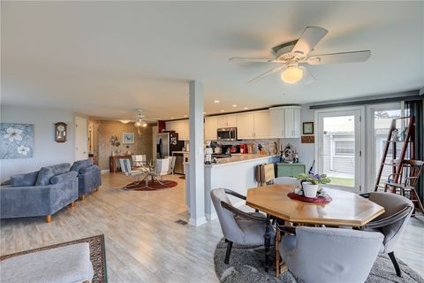 A home in Barefoot Bay