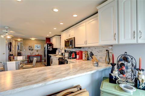 A home in Barefoot Bay