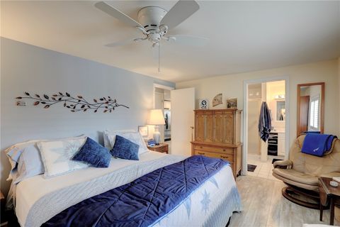 A home in Barefoot Bay
