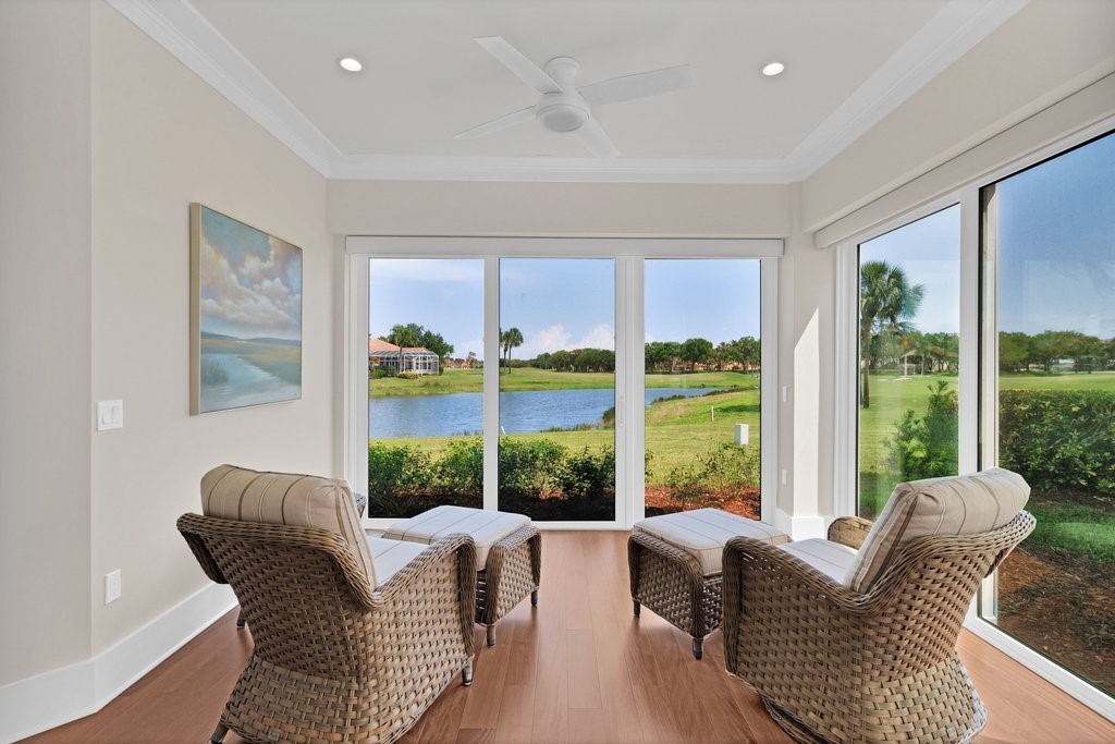 1743 Victoria Circle