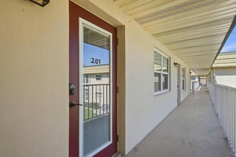 4 Vista Gardens Trail 207, Vero Beach, FL 32962