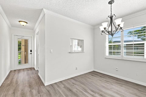 4 Vista Gardens Trail 207, Vero Beach, FL 32962