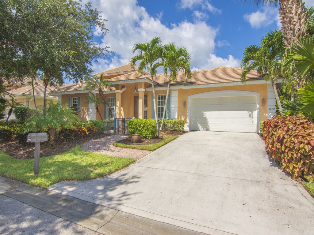 9082 Castle Harbour Circle