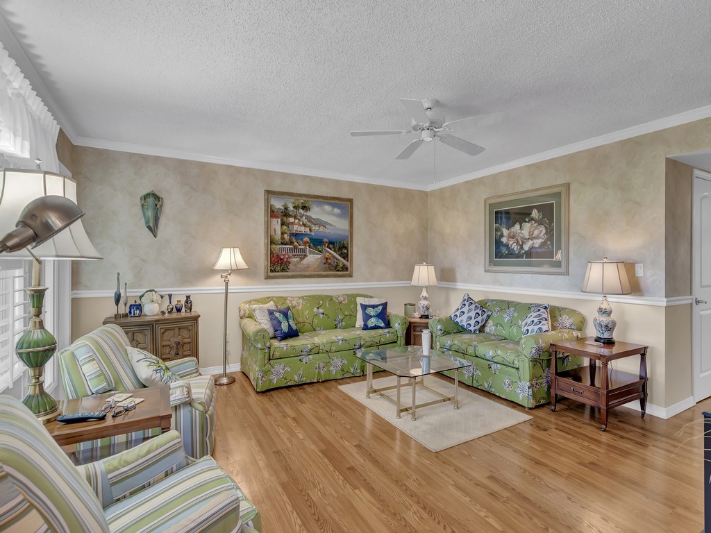 8 Vista Palm Lane 106