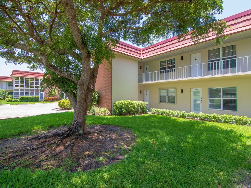 8 Vista Palm Lane 106