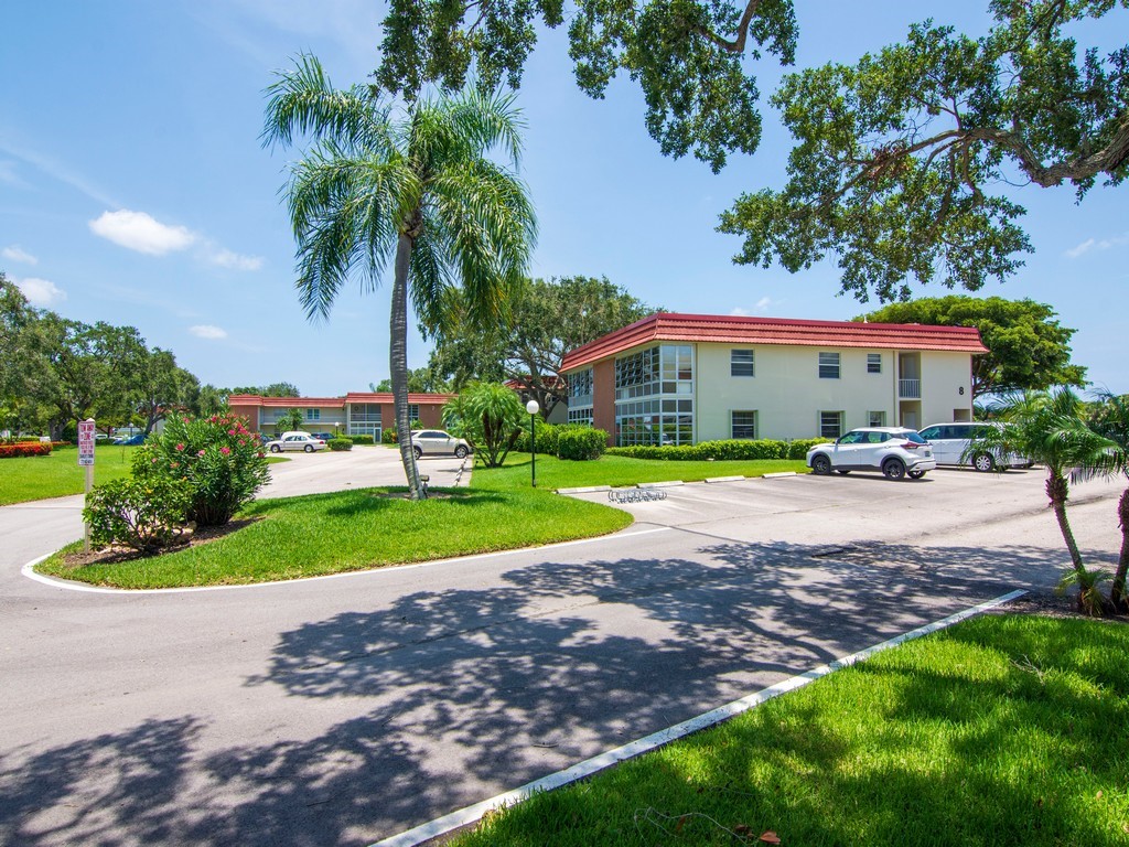8 Vista Palm Lane 106