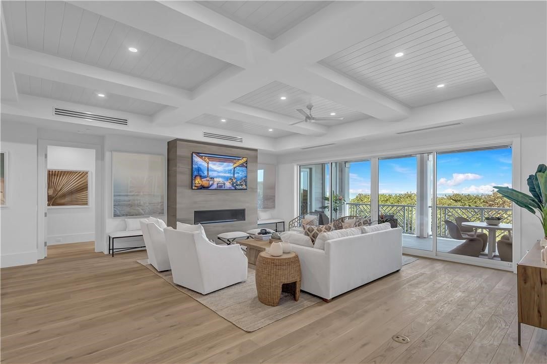 950 Surfsedge Way 205