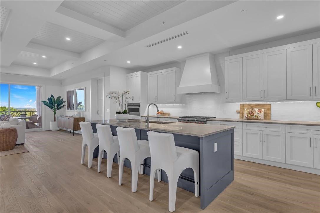 950 Surfsedge Way 205